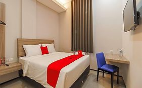 Reddoorz Plus Near Senayan City